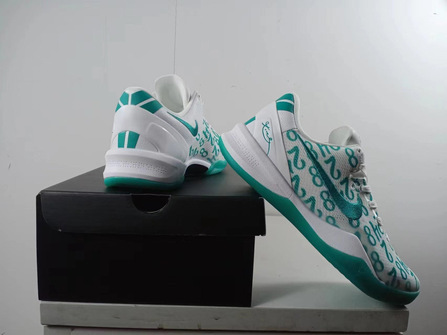 Nike Zoom Kobe 8 Basketball Shoes