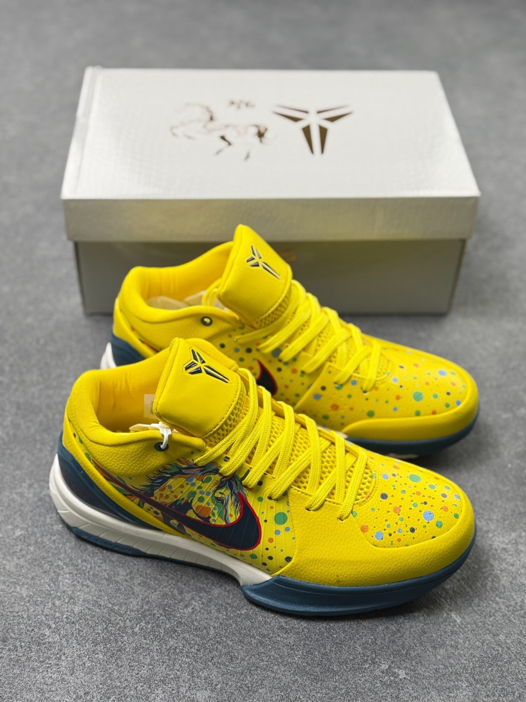 Nike Zoom Kobe 4 Basketball Shoes (Men's & Women's)